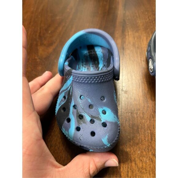 Crocs Blue Tie Dye Clogs Toddler Size 4 - Picture 6 of 12